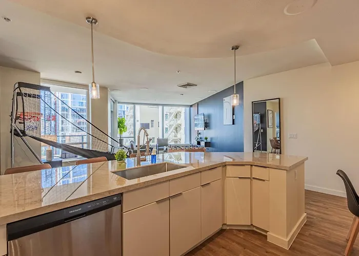 Chic Urban 1br Pool Gym Parking W&d Dt Phoenix