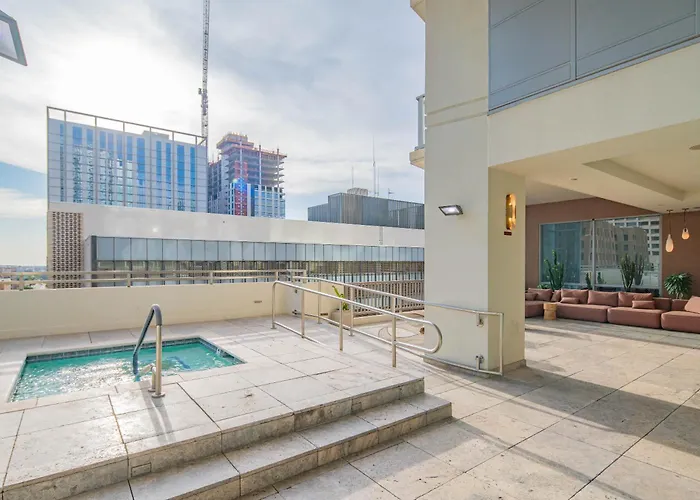 Chic Urban 1br Pool Gym Parking W&d Dt * Phoenix