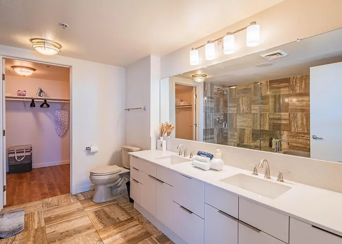 Chic Urban 1br Pool Gym Parking W&d Dt Phoenix