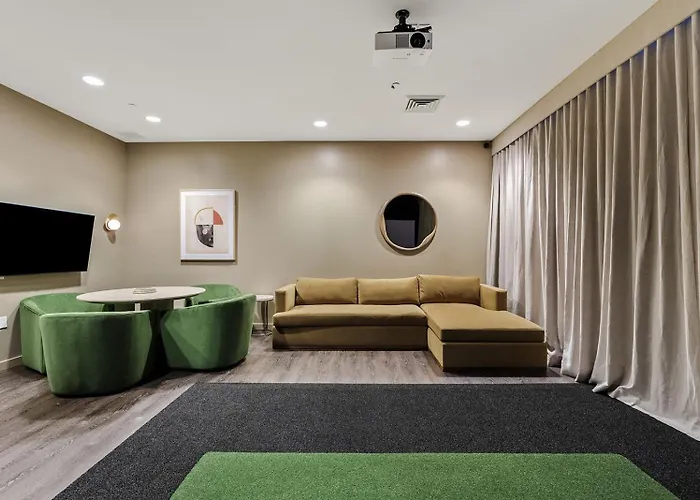 Chic Urban 1br Pool Gym Parking W&d Dt Phoenix