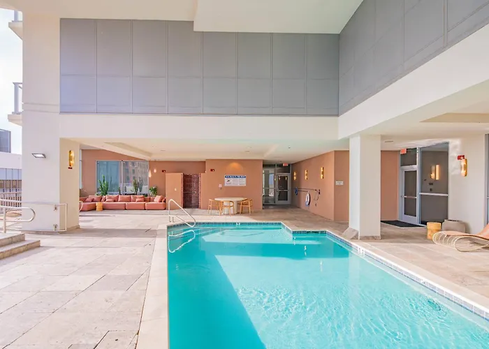 Chic Urban 1br Pool Gym Parking W&d Dt * Phoenix