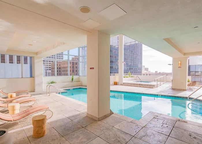 Apartment Chic Urban 1br Pool Gym Parking W&d Dt *