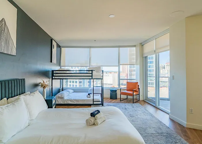 Chic Urban 1br Pool Gym Parking W&d Dt Apartment *
